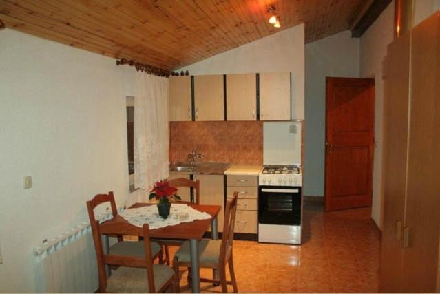 Apartments Nino Ясенак Экстерьер фото